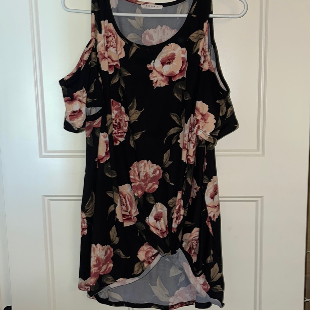 XL COLD SHOULDER FLORAL TOP